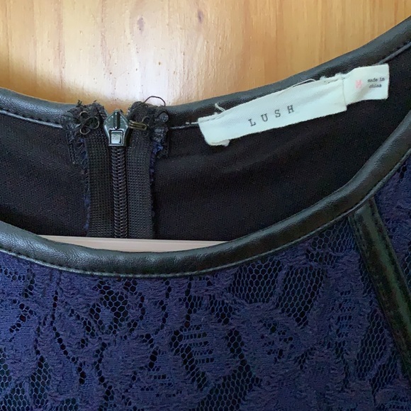 Macy’s Lush Blue Lace Dress - Picture 4 of 9